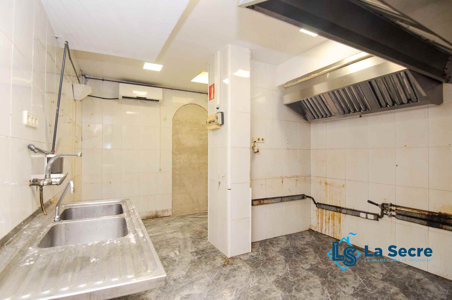 Local en venta en sant andreu de la barca (25)