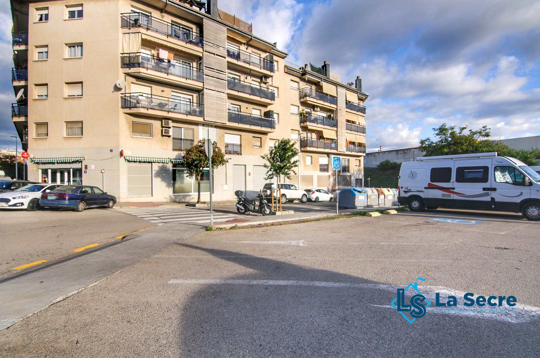 Local en venta en sant andreu de la barca (28)