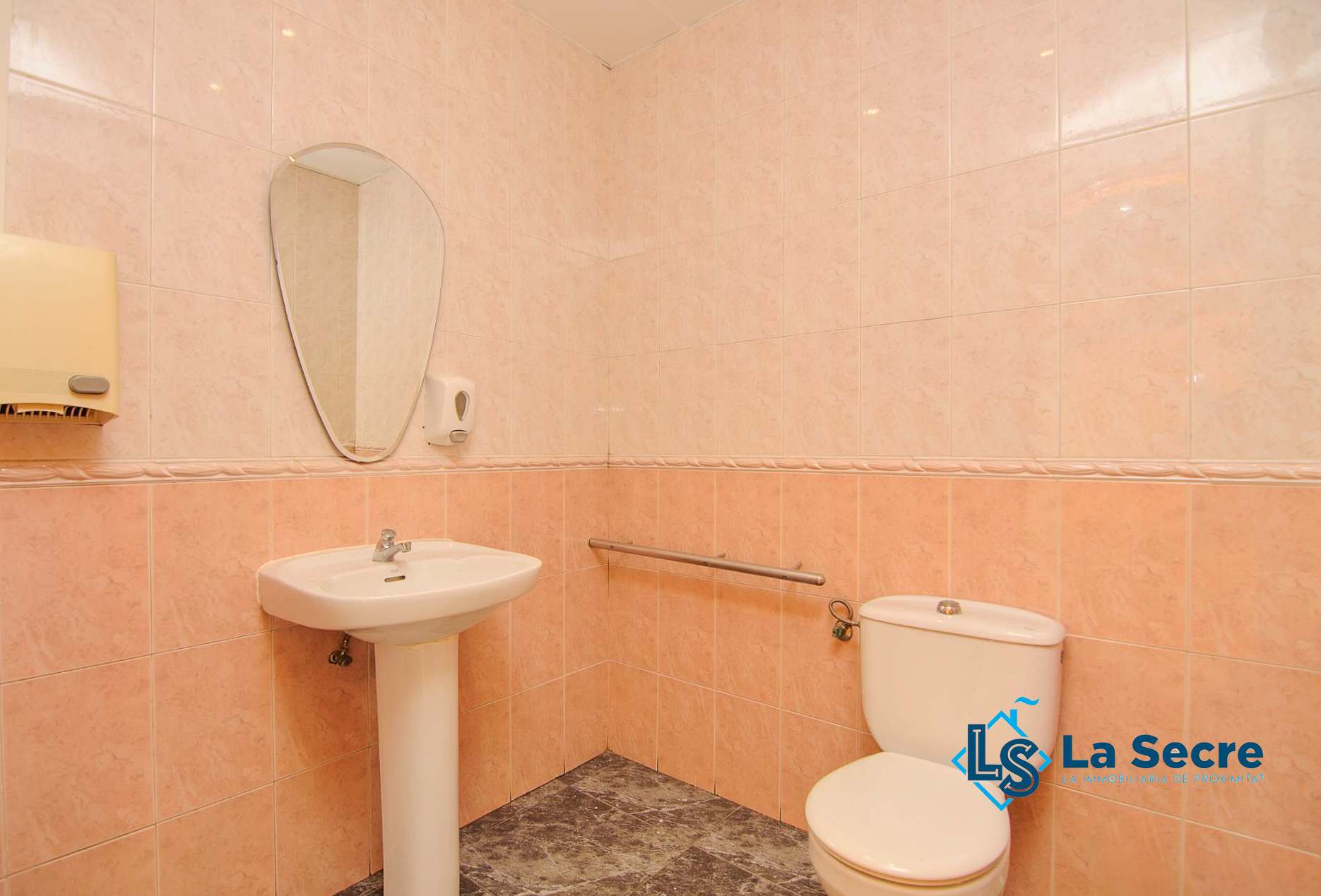 Local en venta en sant andreu de la barca (29)