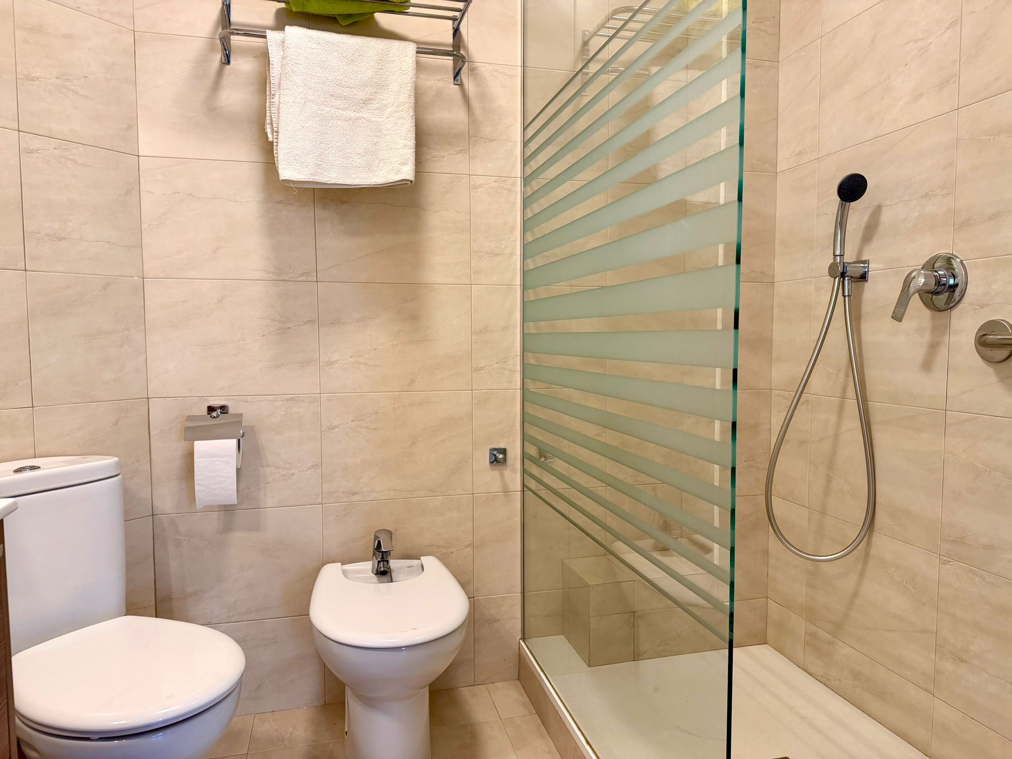 Whatsapp image 2025 12 18 at 15.40.46 (1)